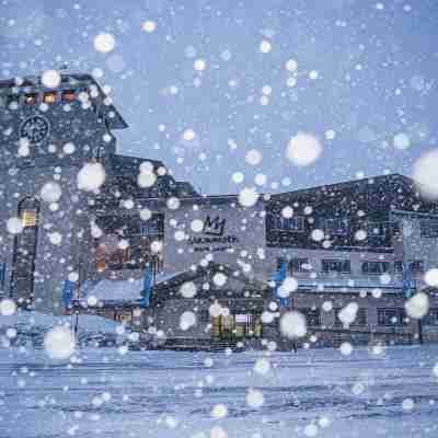 Mammoth Mountain Inn Hotel Exterior