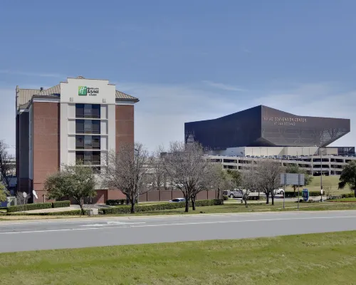 Holiday Inn Express & Suites IRVING CONV CTR - LAS COLINAS by IHG Hotels near Zero Gravity Amusement Park