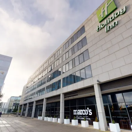 Holiday Inn MILTON KEYNES - CENTRAL by IHG Отели рядом с достопримечательностью «Железнодорожный вокзал Блетчли»