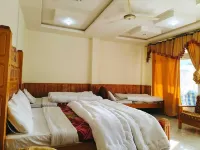 Four Star Hotel & Restaurant