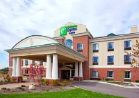 Holiday Inn Express & Suites Howell Hoteles en Municipio de Genoa