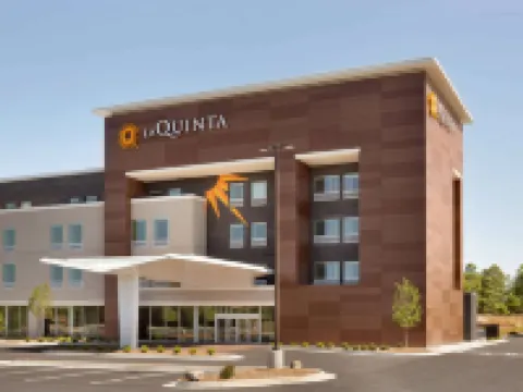 ลากินตา อินน์แอนด์สวีท บายวินด์แฮม เบรเซลตัน โรงแรมในBraselton