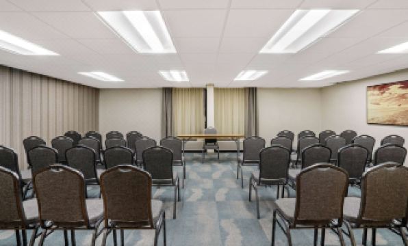 La Quinta Inn & Suites by Wyndham Columbus MS