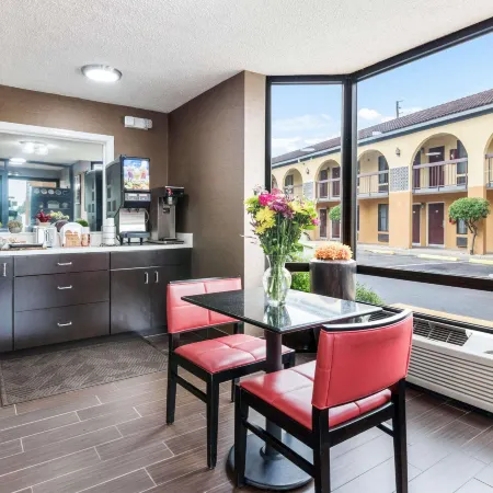 Econo Lodge Gainesville Downtown Area