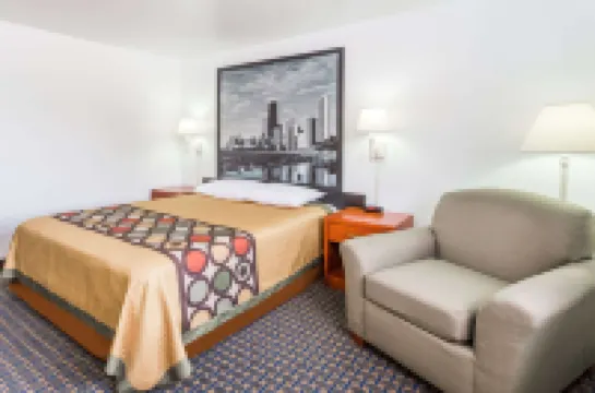 Super 8 by Wyndham Rock Falls Sterling Area