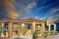 Super 8 by Wyndham Cartersville فنادق في بارتو كاونتي