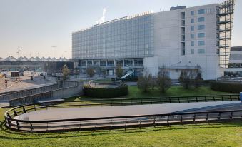 NH Lyon Airport