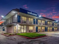 Motel 6 College Station, TX - Bryan Hotels near Bee Creek Park