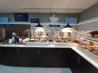 Holiday Inn Express & Suites TRINCITY特立尼達機場 - 早餐