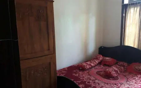 Budget Room in Solo Baru (Kamar Khusus Wanita) Отели в г. Grogol