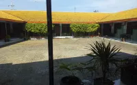 Hotel Rahmat Hotel dekat Madura Store 2
