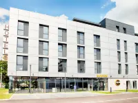 B&B HOTEL Stuttgart-Neckarhafen Hoteles cerca de Museo Mercedes-Benz