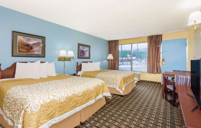 Days Inn by Wyndham Clayton