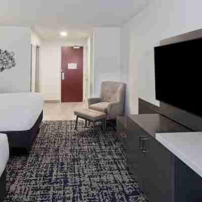 Doubletree by Hilton Dothan Rooms