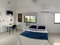 Room in Condo - Cozy Private Room in El Malecon, Santo Domingo