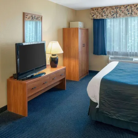 Quality Inn Lakeville North