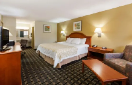 Days Inn by Wyndham Kent - Akron, Ohio