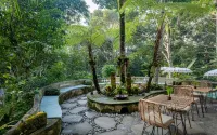 Pramana Giri Kusuma Hotel dekat Pura Kahyangan Kedatuan Raksa Sidhi