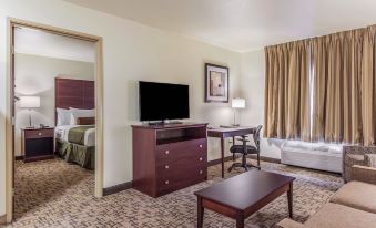 Cobblestone Hotel & Suites - Torrington