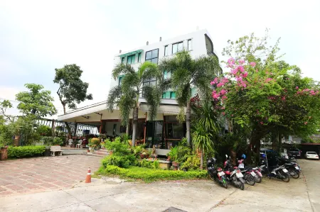 Platinum Place
