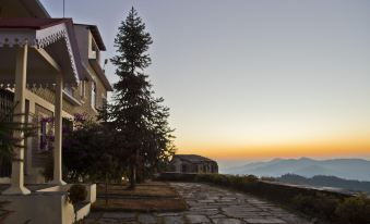 Tree of Life Grand Oak Manor Binsar