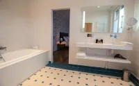 Maison M Troyes - 4-Star