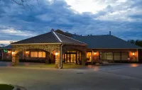 Antioch Hotel & Suites Отели в г. Фокс Лейк