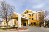 Quality Inn & Suites Hotels near Flint Hills Discovery Center