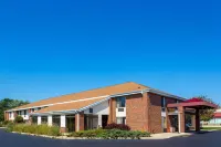 Super 8 by Wyndham Watertown WI Hotels in Clyman