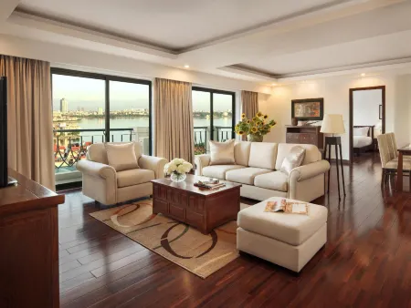 Elegant Suites Westlake