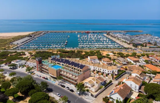 馬丁阿隆索平松酒店