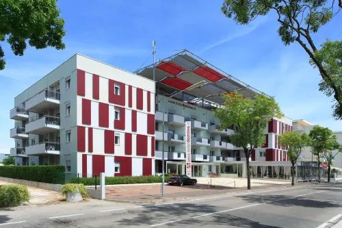Domino Suite Hotel & Residence