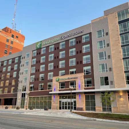 Holiday Inn Express & Suites LINCOLN DOWNTOWN by IHG