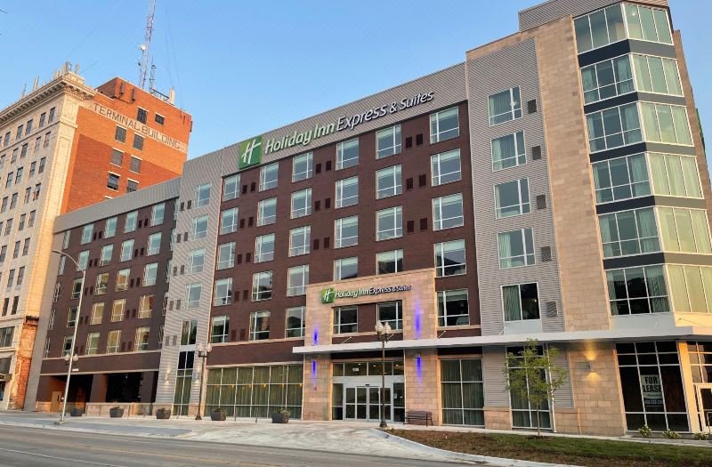 Holiday Inn Express & Suites Lincoln Downtown by IHG