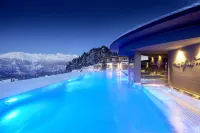 Hotel Chalet Mirabell - Pools