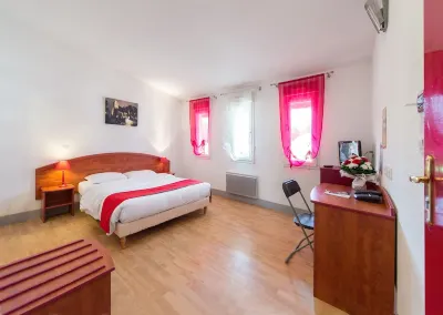 Domaine de Blanchardière Hotels near Royal Abbey of Epau