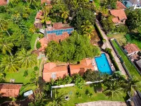 Villa Shade