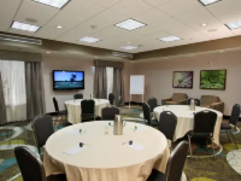 Hampton Inn & Suites Winnie Hoteles en Winnie