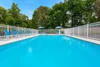 Travelodge by Wyndham Cape Cod Area Hotels in West Dennis