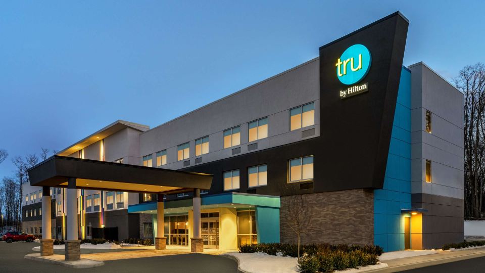 Tru by Hilton Albany Airport