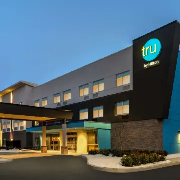 Tru by Hilton Albany Airport