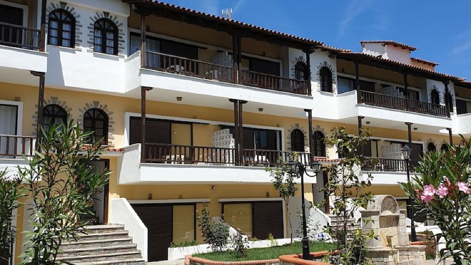 Ioli Village