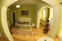 Hotel & Restaurant White City