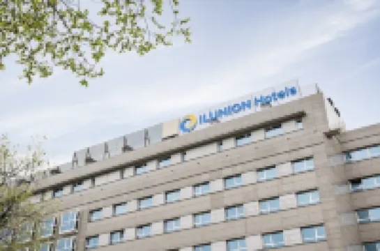 Ilunion Pio XII โรงแรมใกล้Edificio Mirador