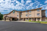 Quality Inn & Suites Hotel di Mead Township