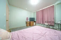 Hongcheon Castle Motel (Ocean World)