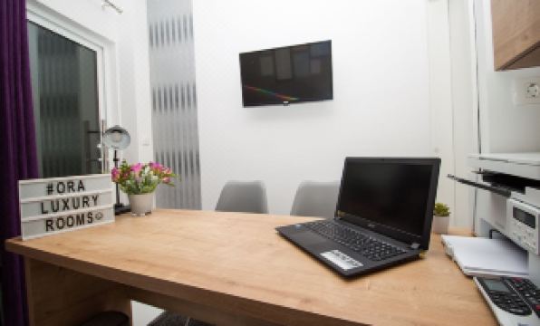 2. 오라 럭셔리 룸..