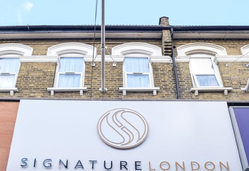 Signature London - Housity