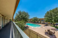 Quality Inn Gainesville - Pools