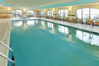 Courtyard Buffalo Airport - Pools